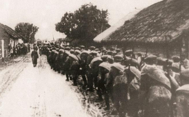 Armia Czerwona wkracza do wioski w rejonie Mołodeczna na Wileńszczyźnie, 17 września 1939 r.