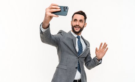 Promowanie przez adwokata usług i swojego wizerunku a zasady etyki adwokackiej