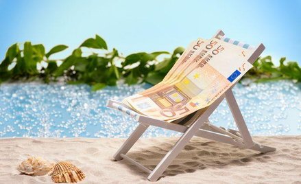 Jak liczyć ekwiwalent za urlop wypoczynkowy, gdy obowiązek wypłaty powstaje na przełomie roku?