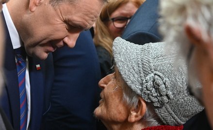 Prezydent Karol Nawrocki podczas spotkania z seniorami w Sochaczewie
