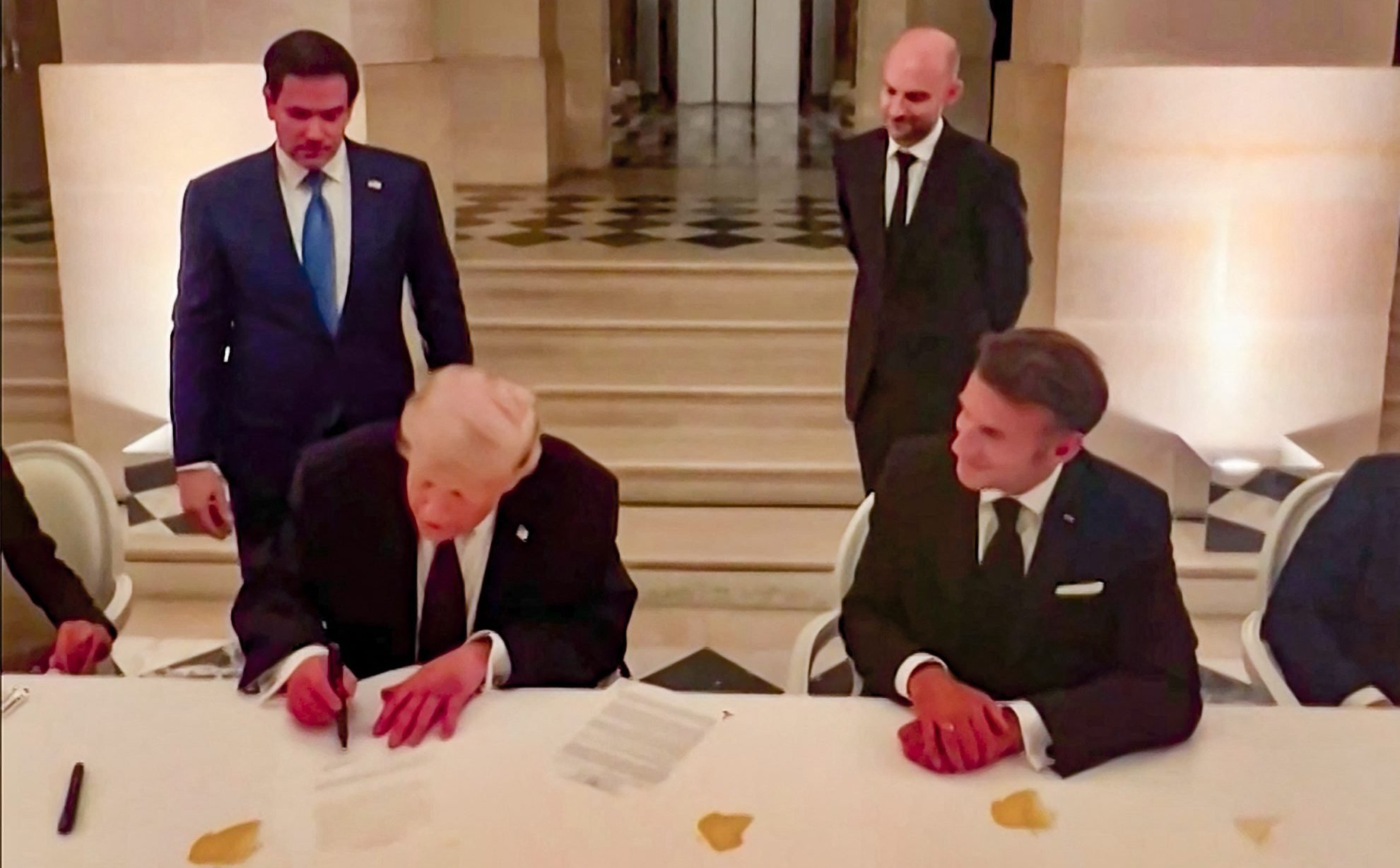 USA i Iran uspokoiły rynki ropy i gazu