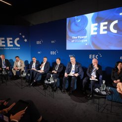 O powodzeniu przejęć i fuzji decydują nie tylko pieniądze – podkreślano podczas dyskusji. Liczą się 