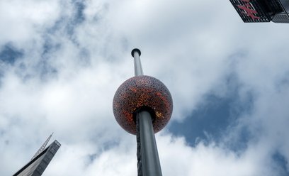 Nadejście Nowego Roku w Nowym Jorku obwieszcza kula, umieszczona na 40-metrowym słupie na Times Squa