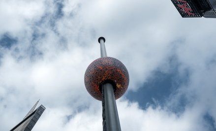 Nadejście Nowego Roku w Nowym Jorku obwieszcza kula, umieszczona na 40-metrowym słupie na Times Squa