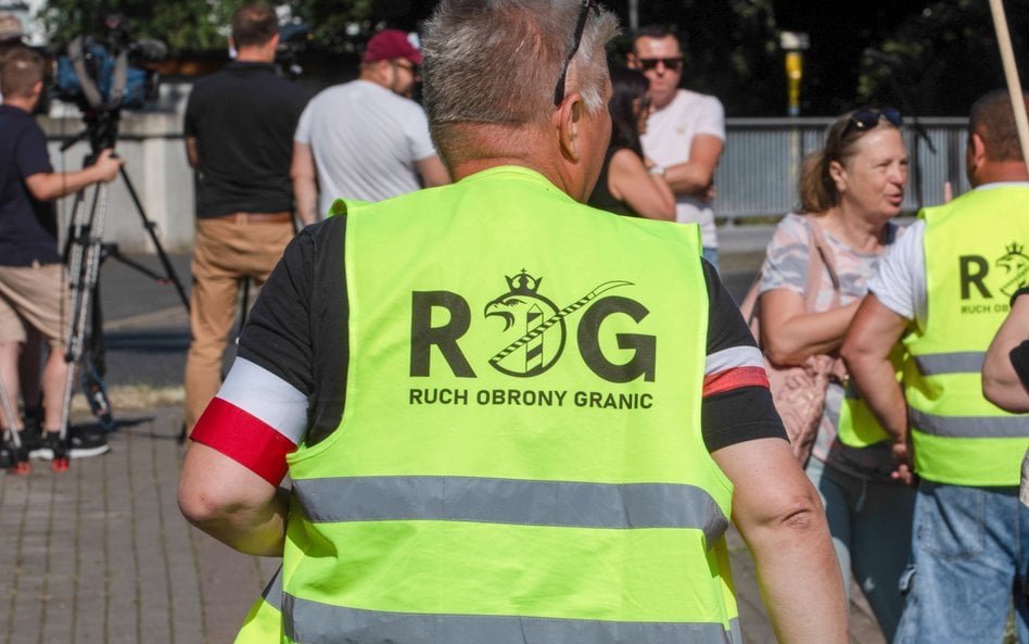 Pikieta pod egidą Ruchu Obrony Granic przy polsko-niemieckim moście granicznym nad Nysą Łużycką w ok