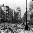 Miasto po hekatombie, ul. Świętokrzyska, 1945 r.