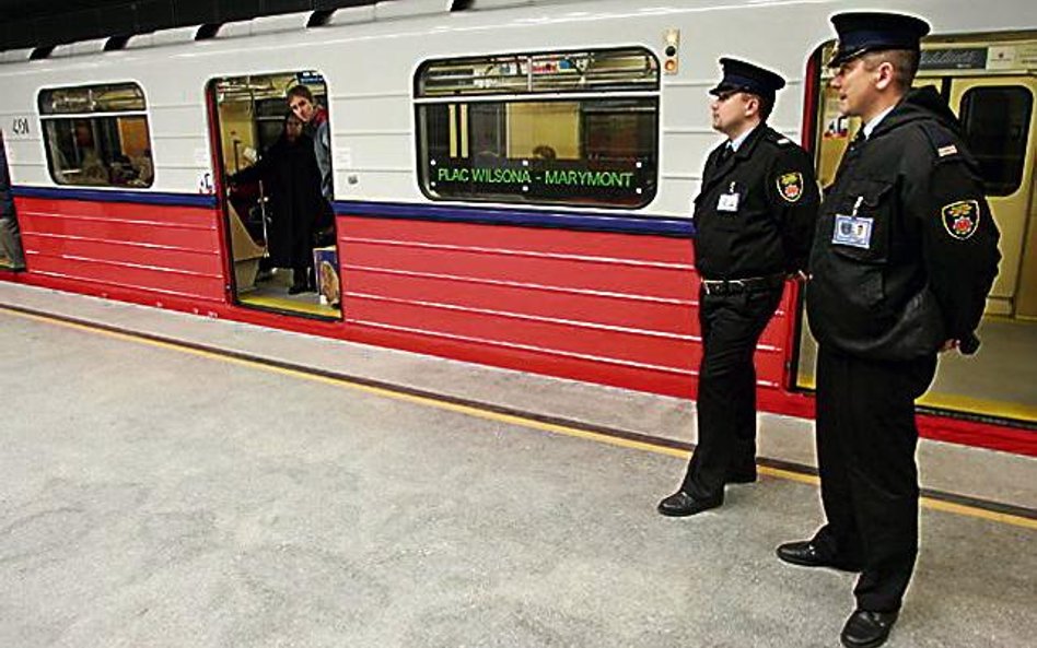 Plotka postawiła metro na głowie