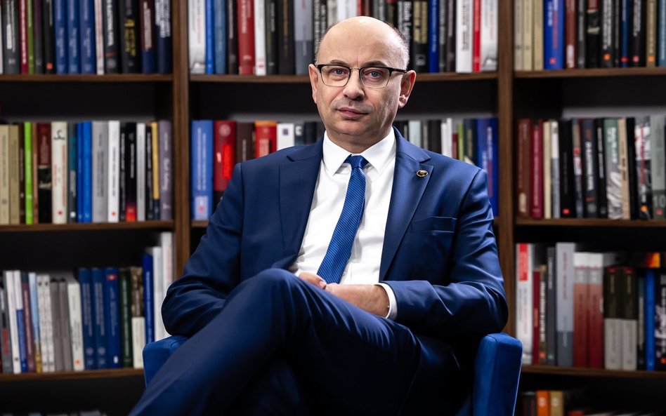 Mateusz Szpytma jest faworytem wyścigu o fotel prezesa IPN. W instytucie pracuje do 26 lat