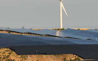 Energię z farm wiatrowych i ogniw fotowoltaicznych dzięki rozwojowi technologii będzie można magazyn