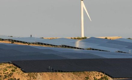 Energię z farm wiatrowych i ogniw fotowoltaicznych dzięki rozwojowi technologii będzie można magazyn