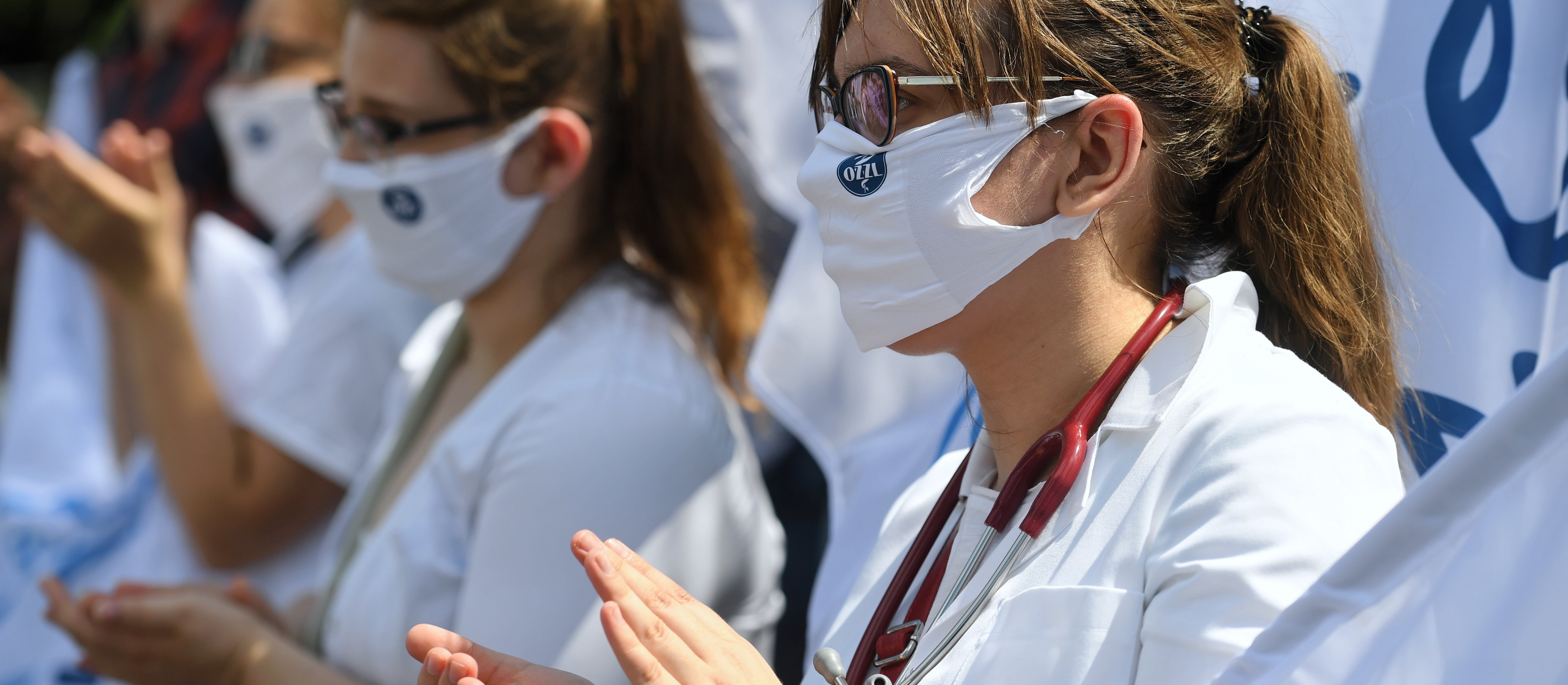 Rząd chce zmienić zasady podwyżek dla medyków. Związki nie wykluczają protestów