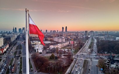 Zmiany w komunikacji miejskiej 11 listopada. Utrudnienia na ulicach Warszawy