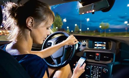 Wysokość otrzymywanego przez pracownika ryczałtu zależy od pojemności silnika firmowego auta.