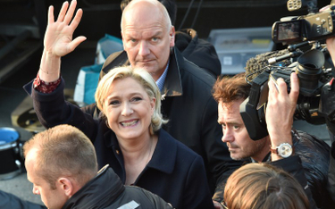 Francja: Marine Le Pen obrzucona jajkami