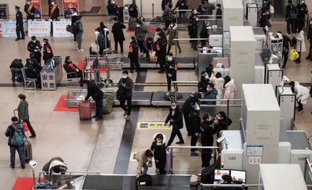 WHO: Ograniczenia w podróżowaniu nie zatrzymają pandemii. Skończmy z nimi