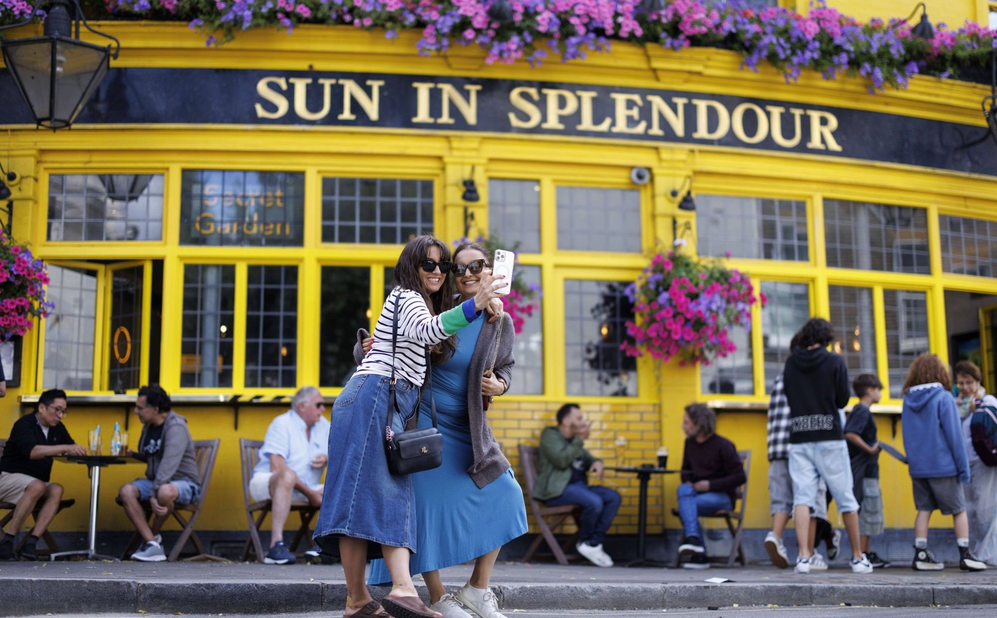 Najpopularniejsze cele podróży w 2025 roku. Liderem Londyn, w siłę rosną miasta chińskie