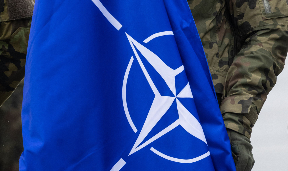 Los soldados de la OTAN ya están en Ucrania.  El diario español confirma las palabras de Sikorsky