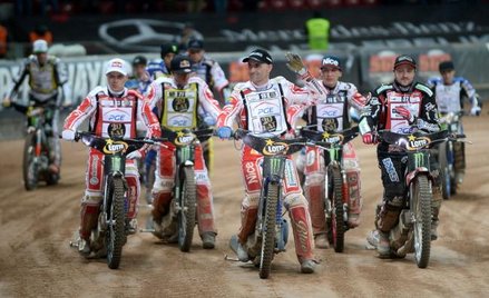Tomasz Gollob wśród żużlowców na Stadionie Narodowym