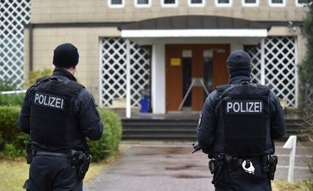 Synagoga w Bremie. Na początku marca służby policyjne przeszukały budynek po doniesieniu, że może w 