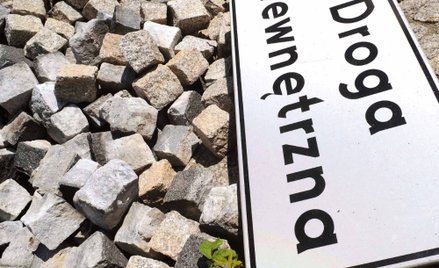 Politycy PO pokłócili się o... chodnik na Żoliborzu