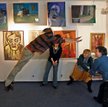 Młodzi artyści wpadają do galerii Zoya ze swoją sztuką. Ogromna różnorodność, zróżnicowane tematyka 