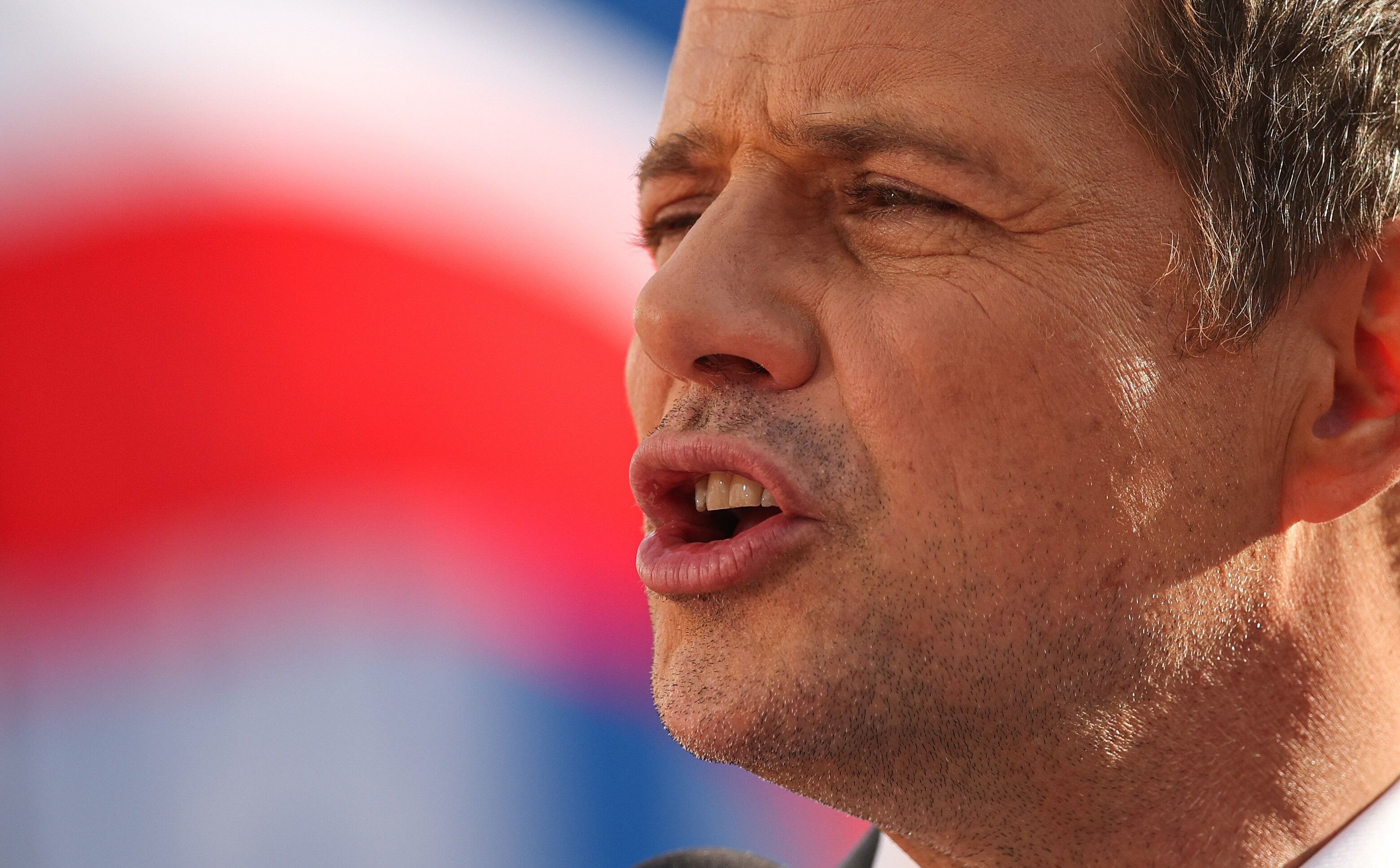 Rafał Trzaskowski prosi seniorów o pomoc
