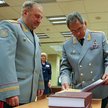 Generał Siergun (z lewej) z ministrem obrony Rosji Siergiejem Szojgu
