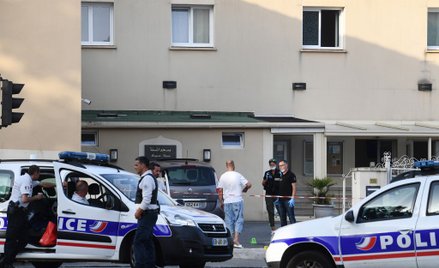 Francja: Strzelanina przed meczetem. Napastnik nie żyje