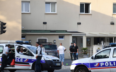 Francja: Strzelanina przed meczetem. Napastnik nie żyje