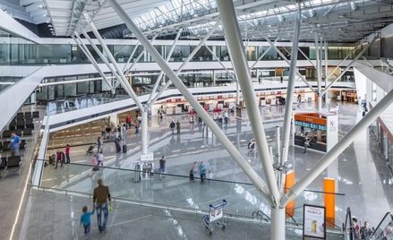 Odnalazł się właściciel bagażu na lotnisku