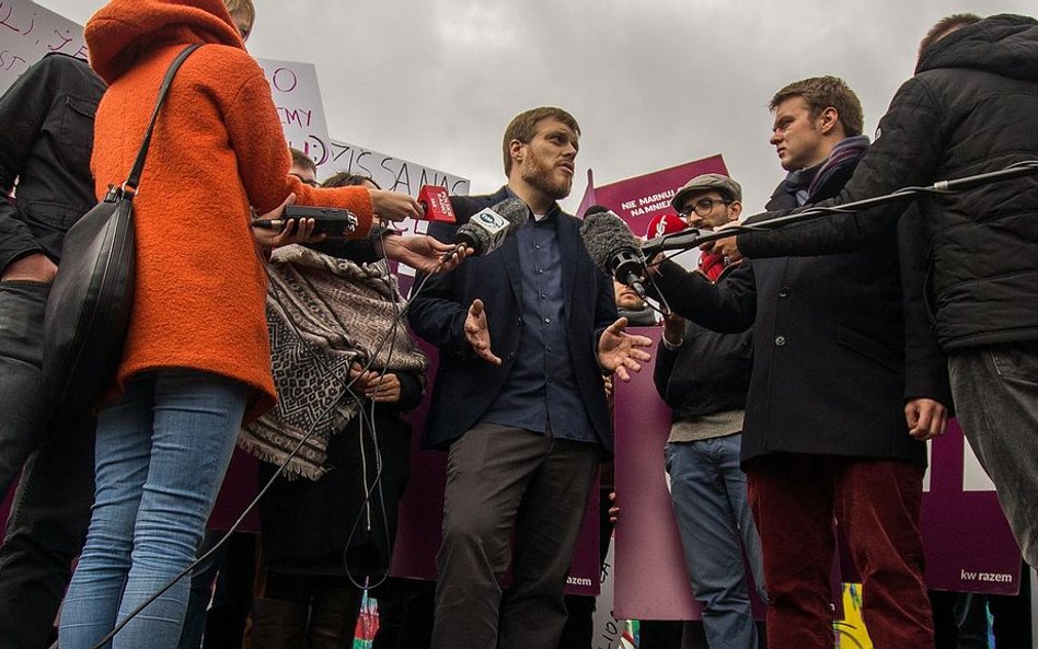 Zandberg: PO jest partią klerykalną. Ujazdowski tam pasuje