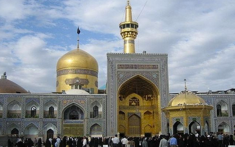 Miejsce: Kuwejt (Kuwejt), Zabici: 25, co najmniej 25 osób zginęło w Kuwejcie na skutek samobójczego 