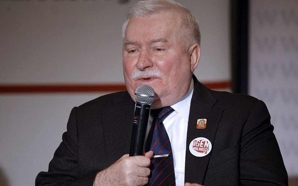 Lech Wałęsa: Gdzie jest minister edukacji, ta krowa?!