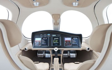 Polski odrzutowiec Flaris.