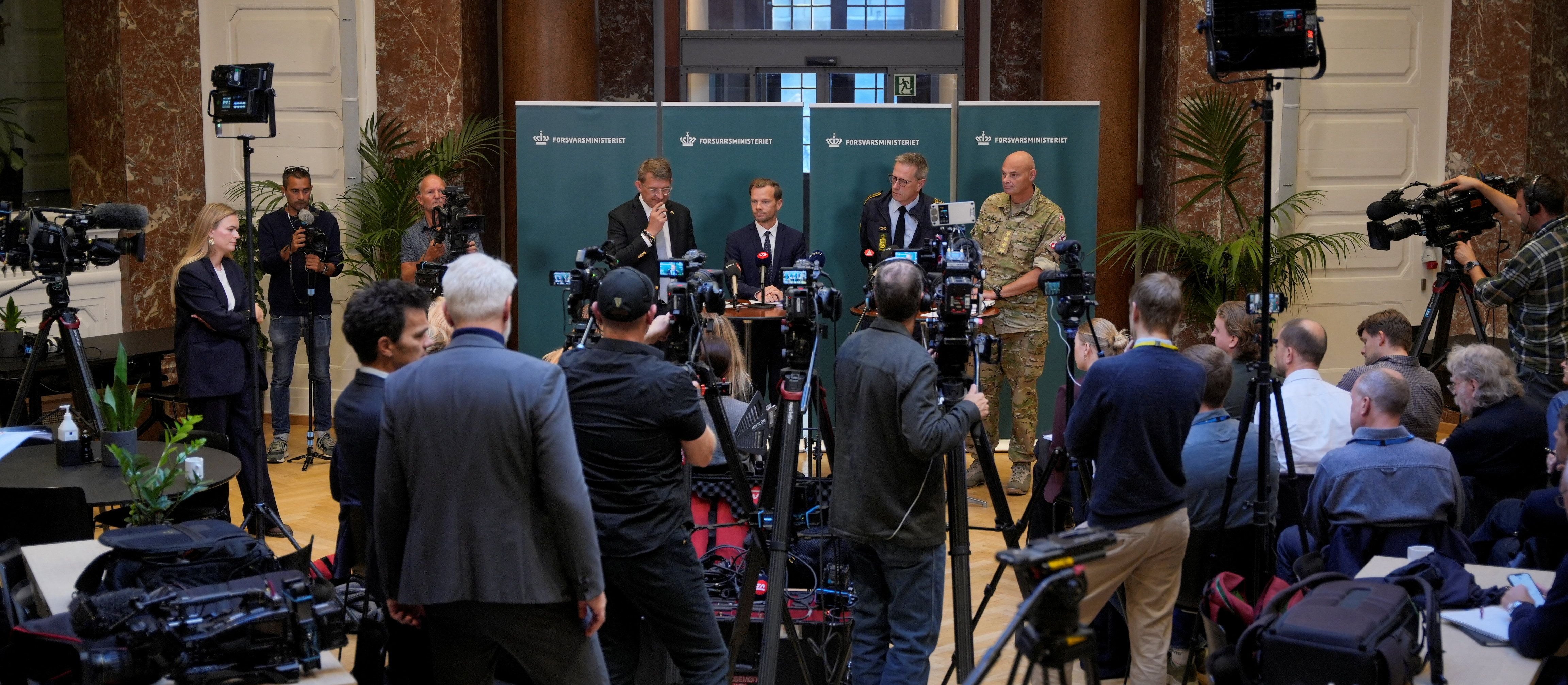 Drony nad Danią. Minister obrony tłumaczy, dlaczego nie zostały strącone