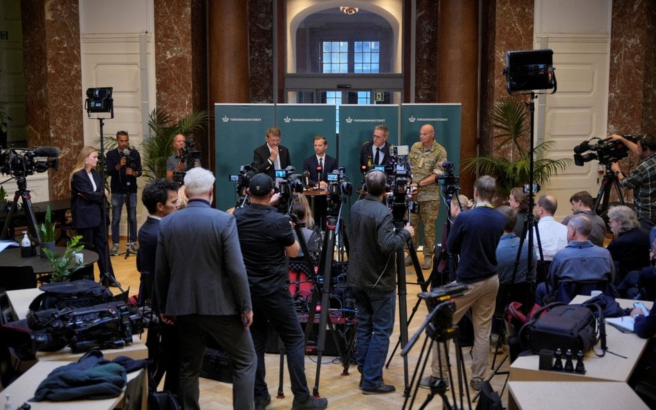 Na pytania o incydenty z dronami odpowiadali ministrowie obrony i sprawiedliwości Danii