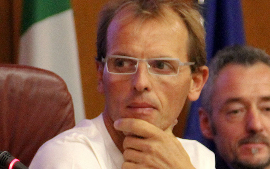 Karakorum: Simone Moro wpadł do szczeliny. Uratowała go partnerka