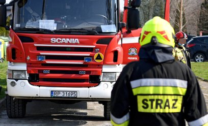 Czy sprawca fałszywego alarmu w mieszkaniu należącym do rodziny Nawrockiego podsłuchiwał komunikację