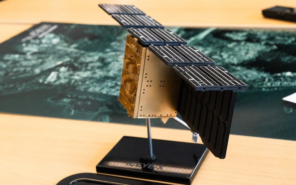 Model satelity SAR czwartej generacji firmy Iceye