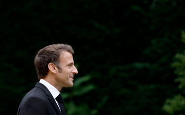 Emmanuel Macron opowiada się za jasną perspektywą akcesji Ukrainy do NATO. Olaf Scholz jest bardziej