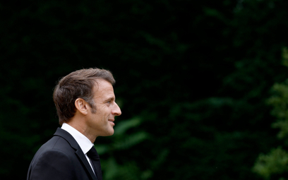 Emmanuel Macron opowiada się za jasną perspektywą akcesji Ukrainy do NATO. Olaf Scholz jest bardziej