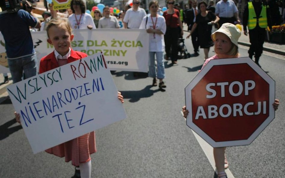 Demonstracje obrońców życia gromadzą od lat coraz większe tłumy (na zdjęciu manifestacja z 2007 r. w