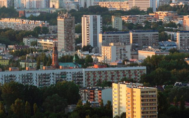 Dużą konkurencję dla sprzedających mieszkania na rynku wtórnym stanowią deweloperzy