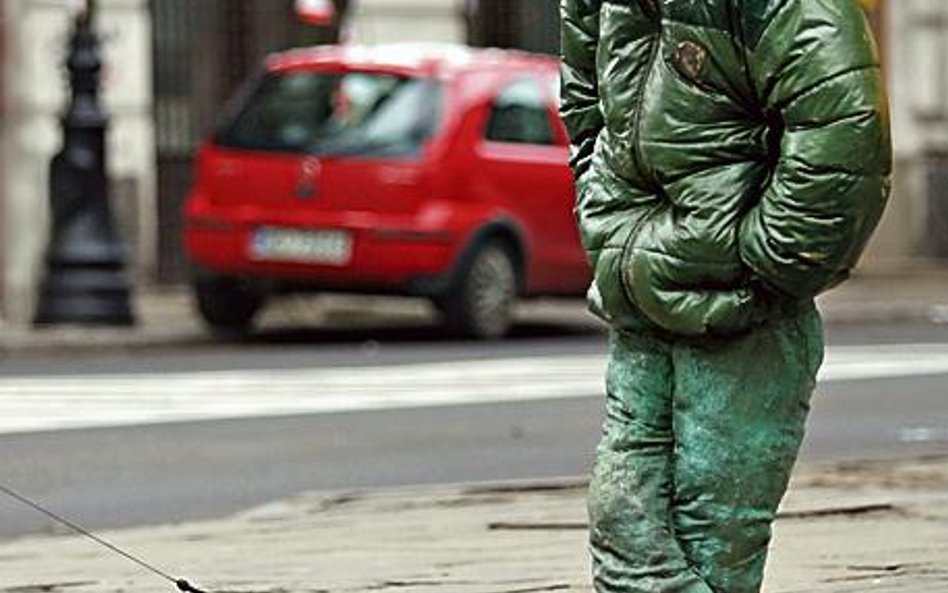 Pan Guma okazał się mobilną rzeźbą. Lubi podróżować