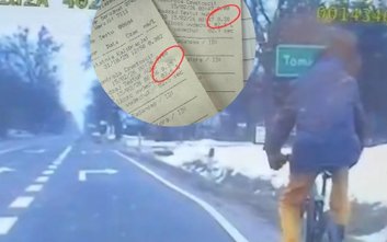 Badanie alkomatem potwierdziło, że rowerzysta miał w organizmie niemal promil alkoholu.