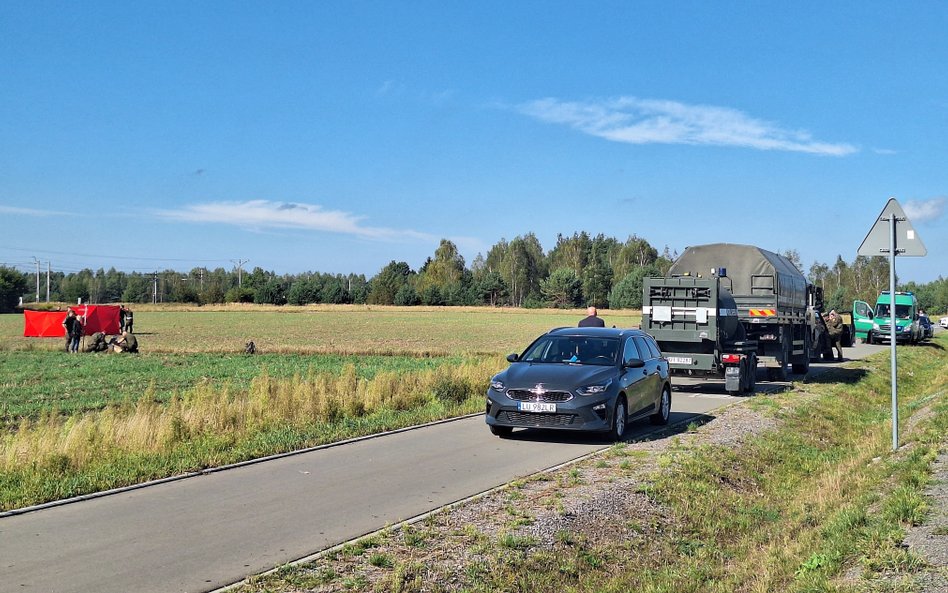 Czosnówka, woj. lubelskie. Służby na miejscu upadku drona, 10 września 2025