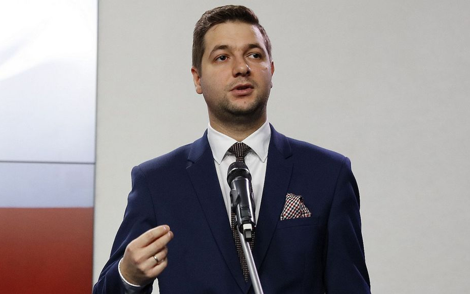 Patryk Jaki proponuje: Urzędy w Warszawie otwarte do 20.00