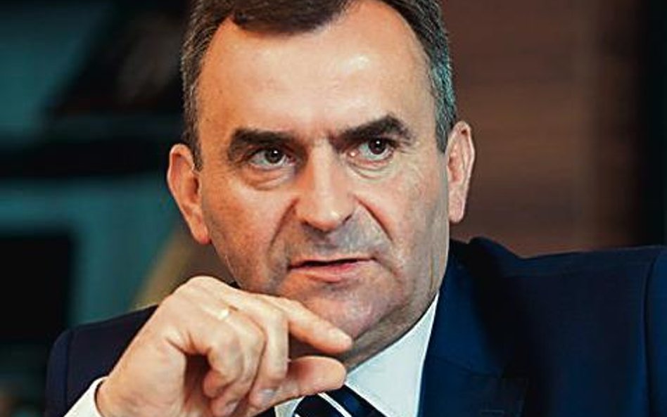 Włodzierz Karpiński, minister skarbu, decyzje w sprawie Energi zapowiada na wrzesień.