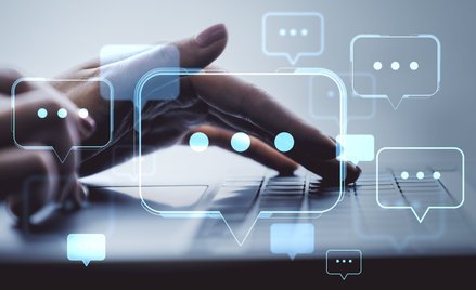 Sławomir Wikariak: Kto odpowiada za brzydkie napisy w WC?