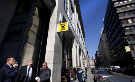 Raiffeisen zaczyna oszczędzać